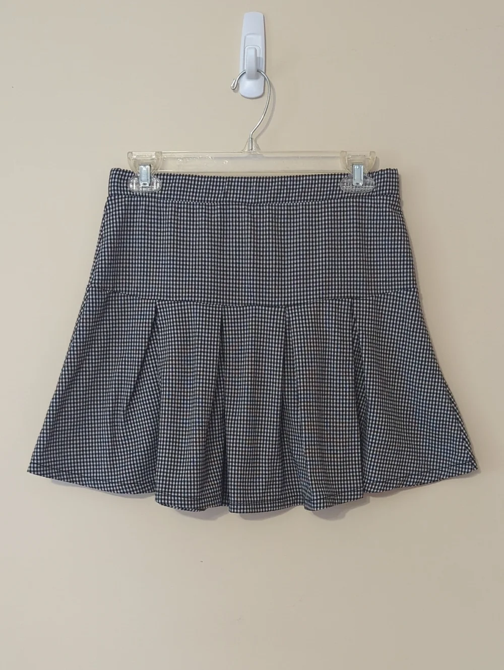 2/$20 Urban Romantics Size Medium Black And White Plaid Pleated Mini Skirt Fall